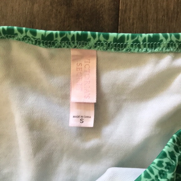 New Victoria’s Secret green bikini - Picture 7 of 9